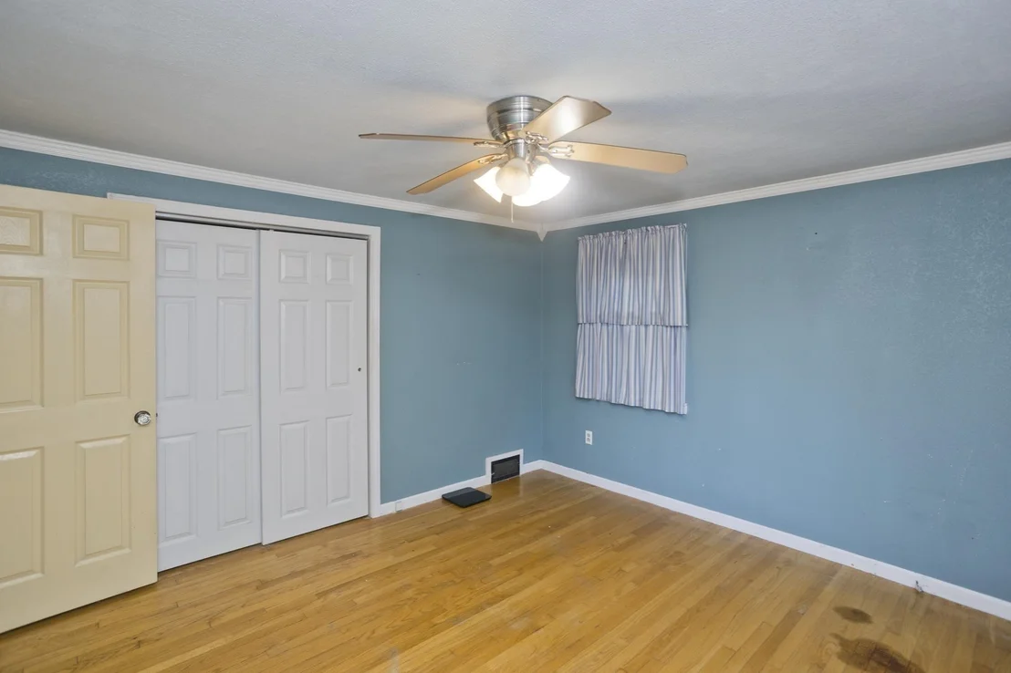 Photo of 42 Glenn Dr