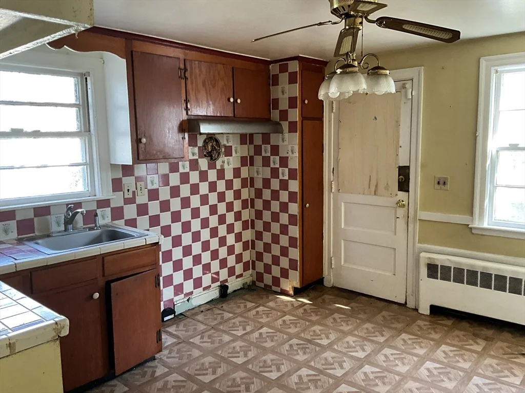 Photo of 14 Oakcrest Rd