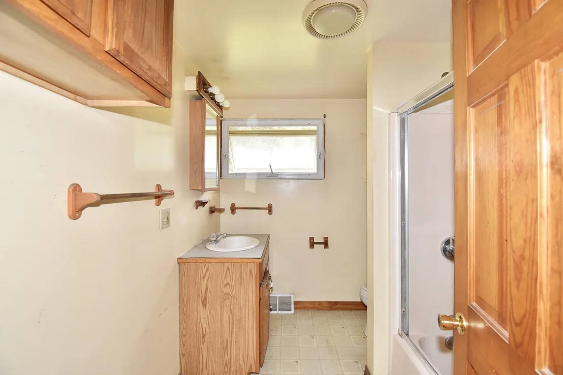 Photo of 58 Cabot St