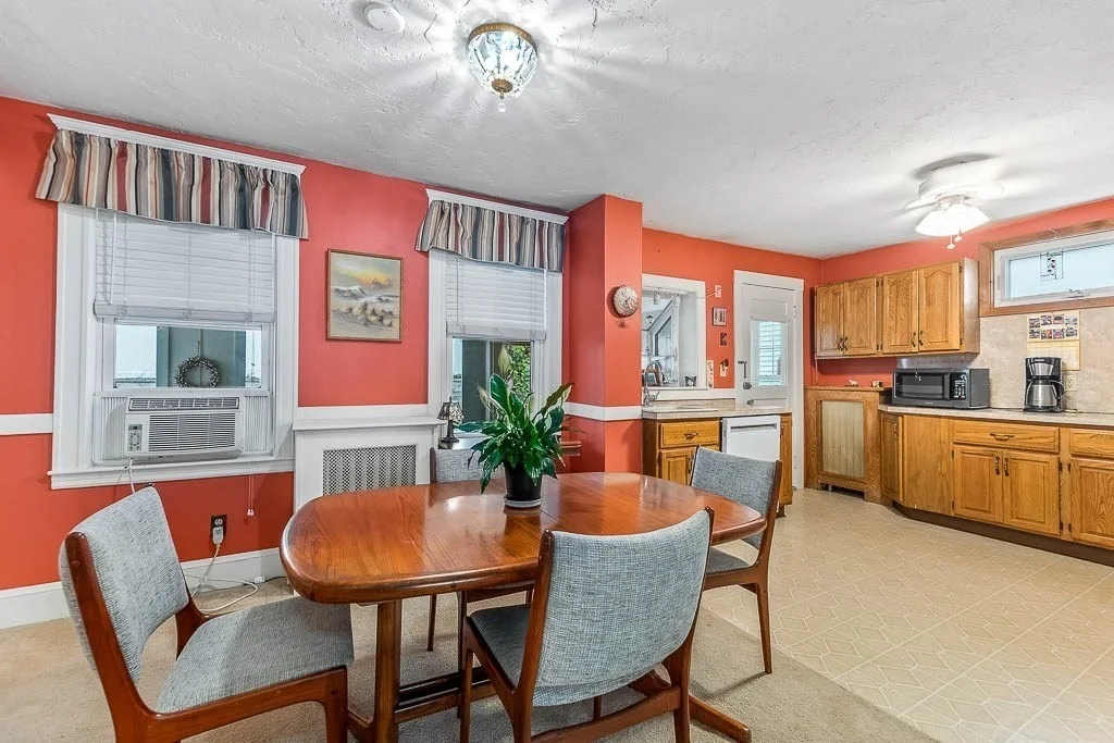 Photo of 28 East Riverside Drive