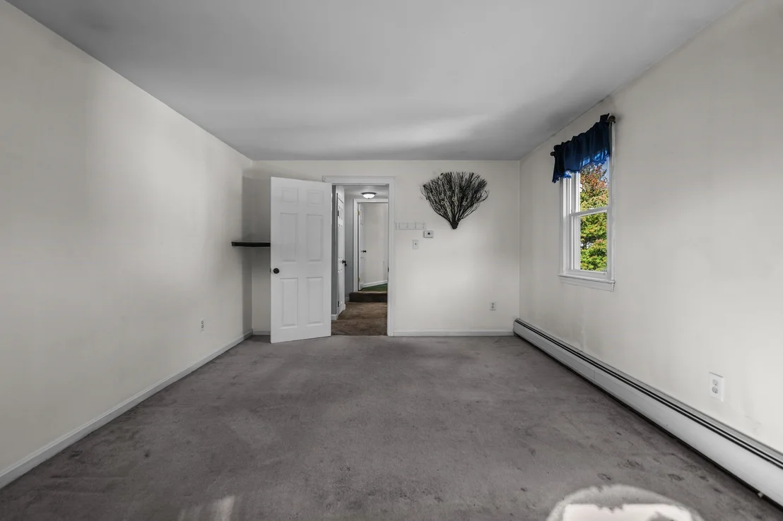 Photo of 105 Freda Ln