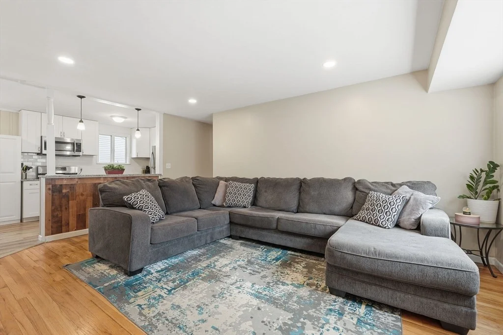 Photo of 30 Jerilis Dr
