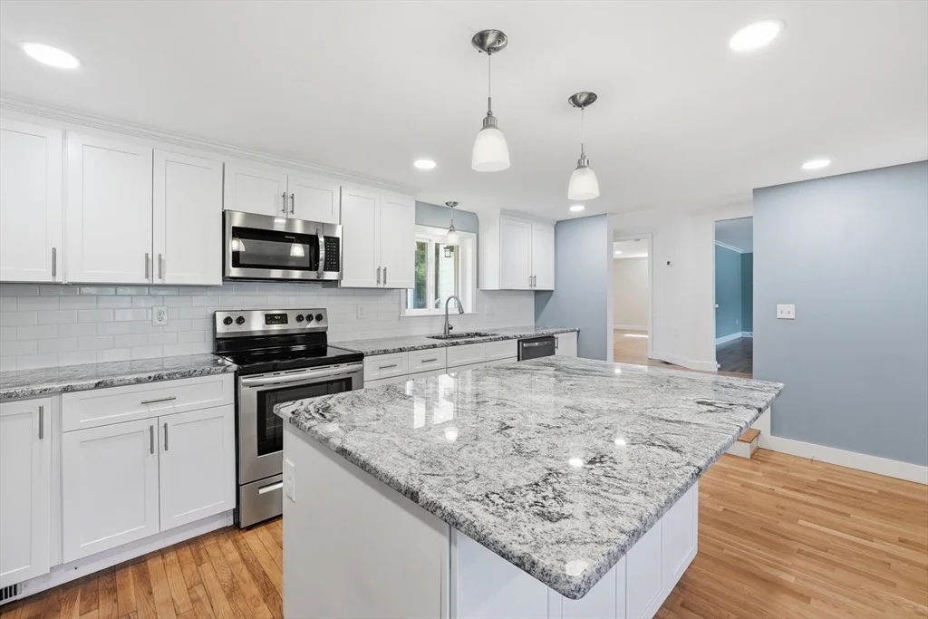 Photo of 9 Pine Dr