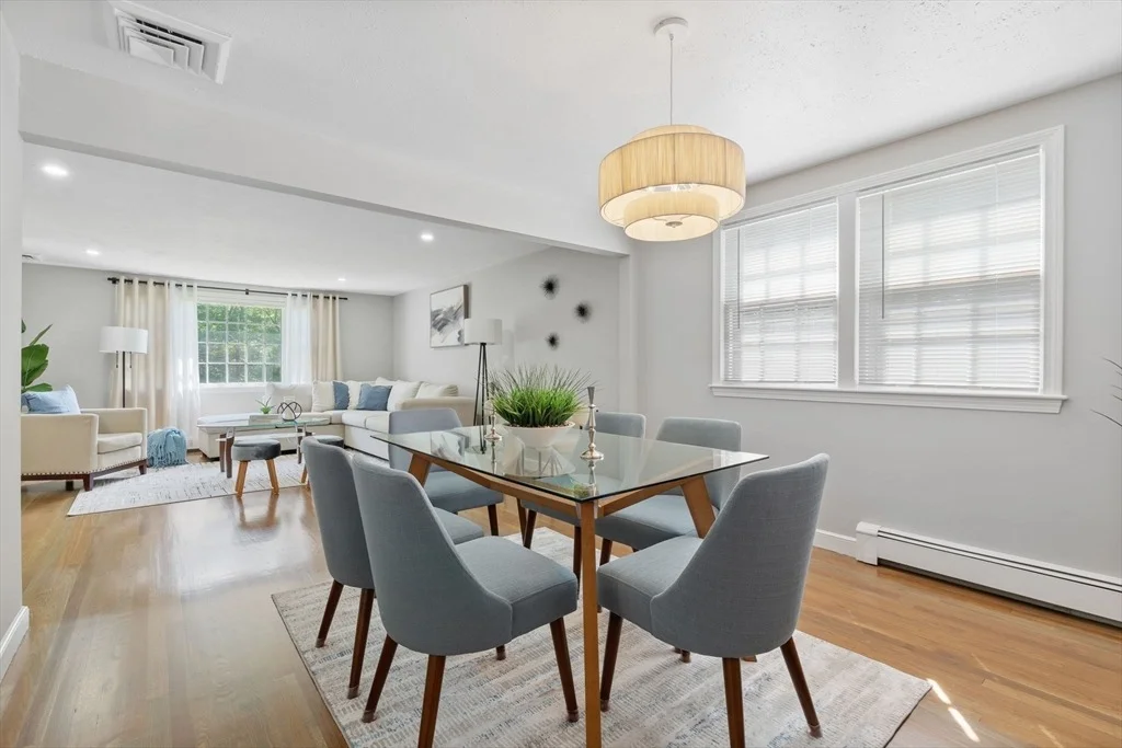Photo of 2 Clover Cir