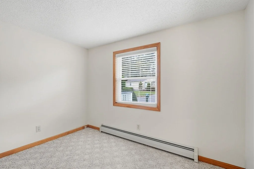 Photo of 221 Glenoak Dr