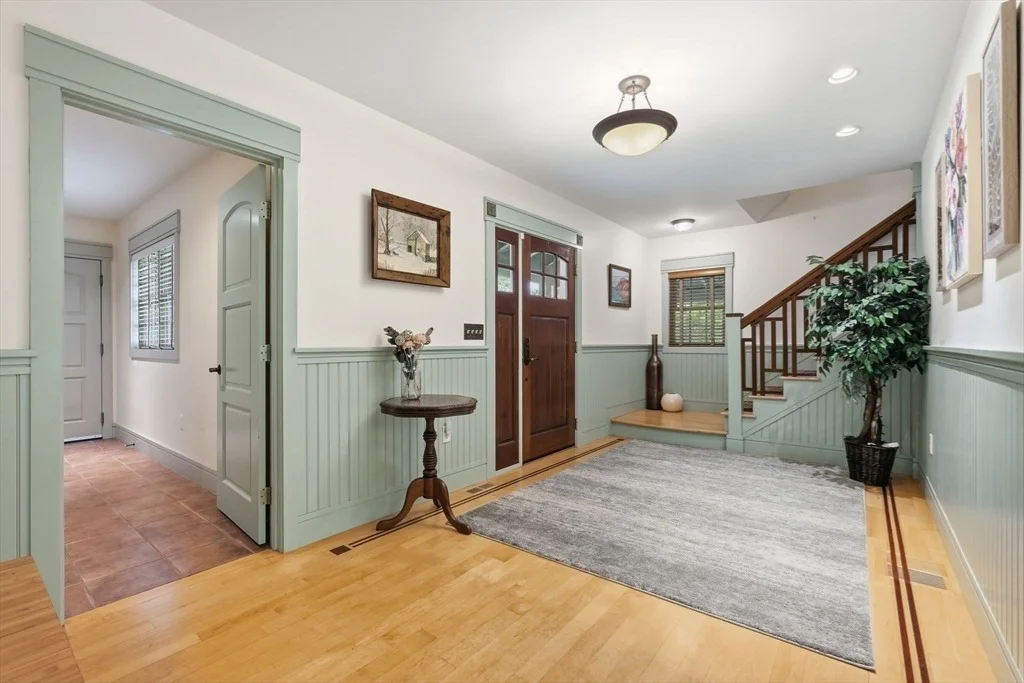 Photo of 18 Eveningstar Dr