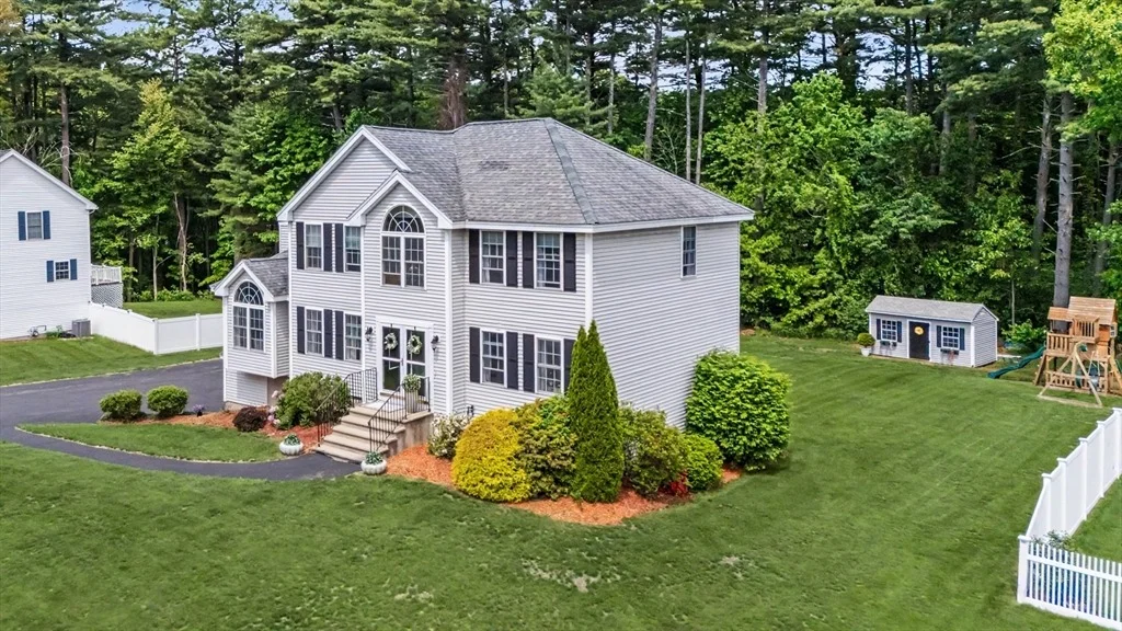 Photo of 72 Heritage Rd