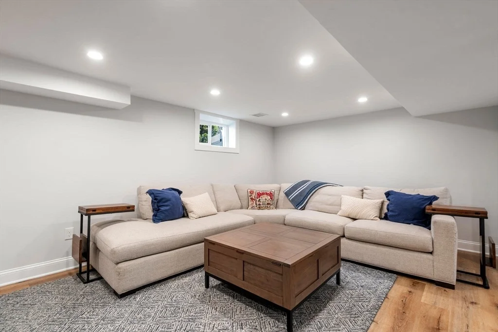 Photo of 11 Fairlawn St