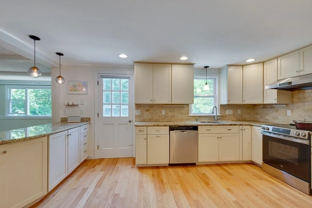 Photo of 369 Dedham Ave