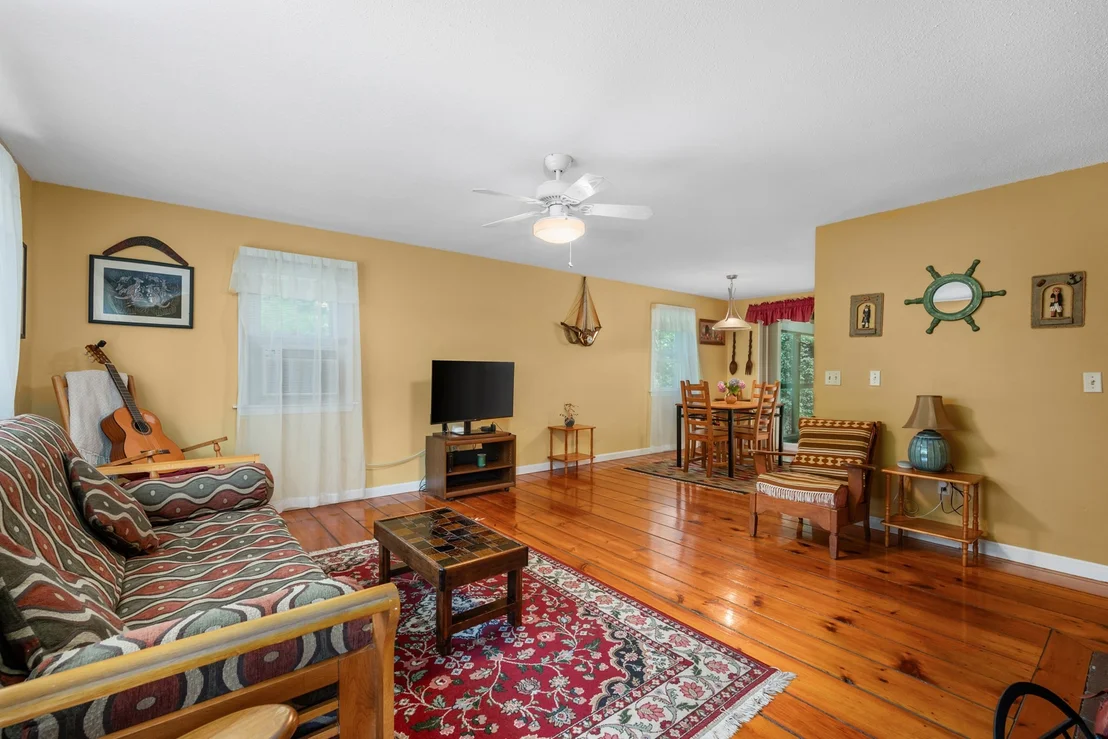 Photo of 937 Harwich Rd