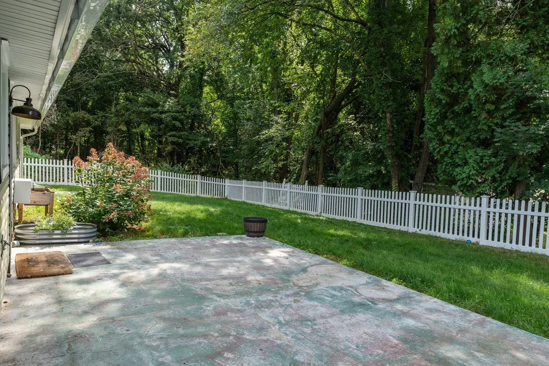 Photo of 1 Amory Ave