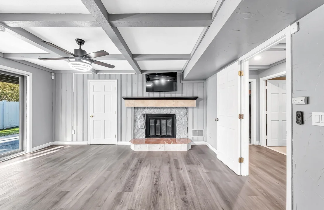 Photo of 10 Robert Dr