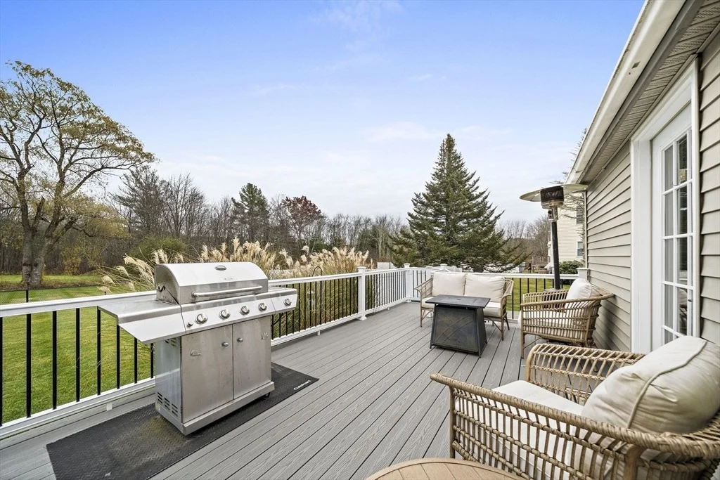 Photo of 2 Iris Ave