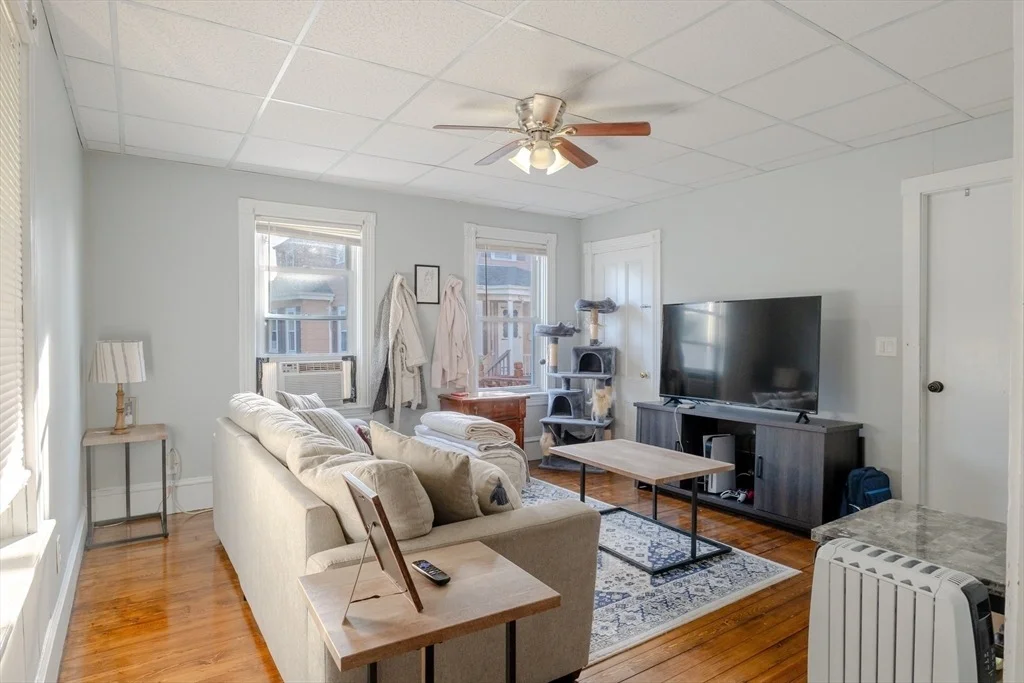 Photo of 8 Gladding Pl