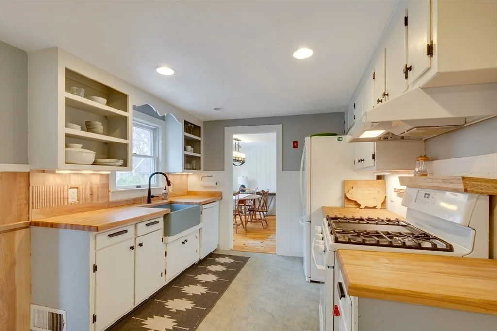 Photo of 114 Nagog Hill Rd