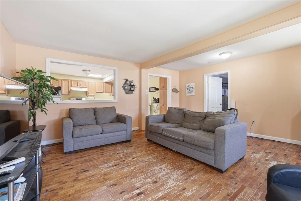 Photo of 90 Loring Ave