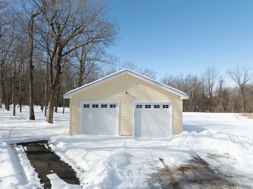 Photo of 338 Daniel Shays Hwy