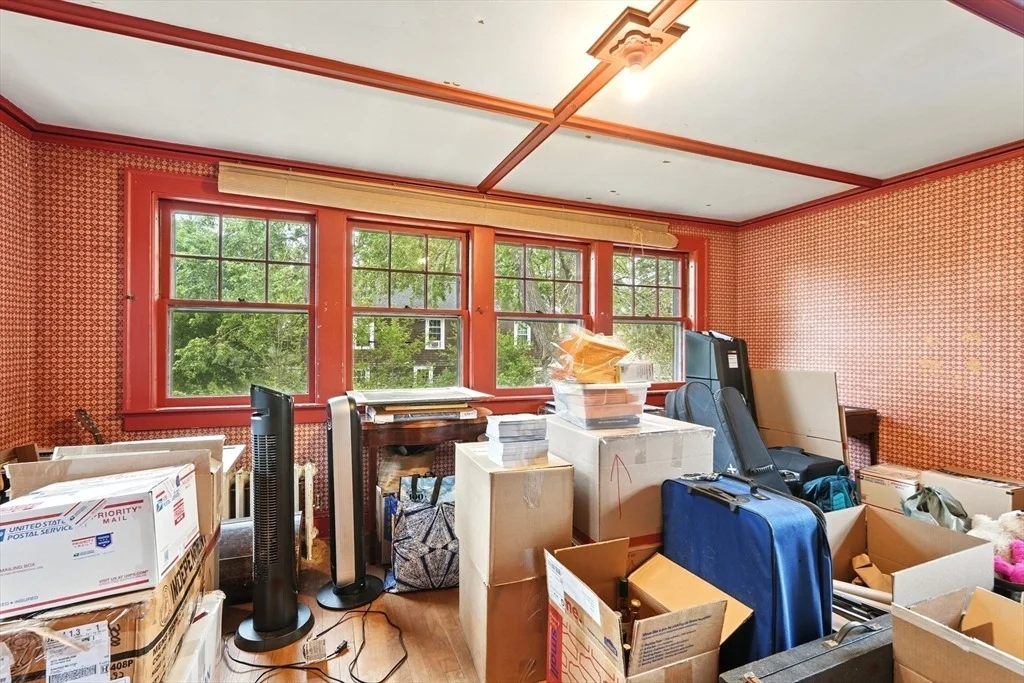 Photo of 20 Ferrante Avenue