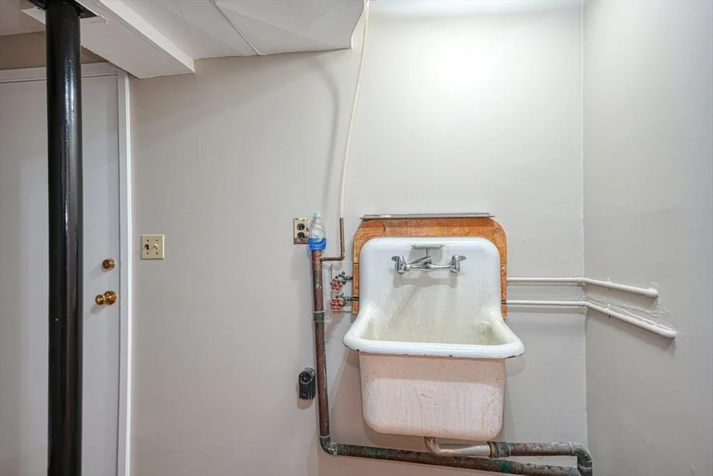 Photo of 49 Lanewood Ave