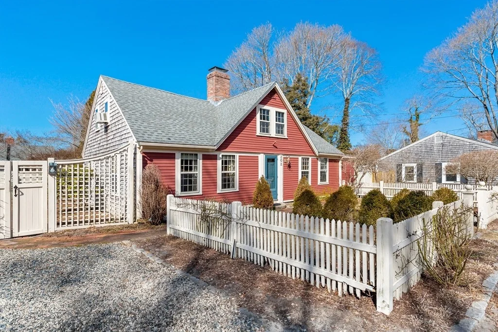 Photo of 303 Phinney's Lane