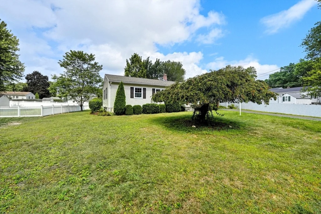 Photo of 89 Meadowbrook Rd