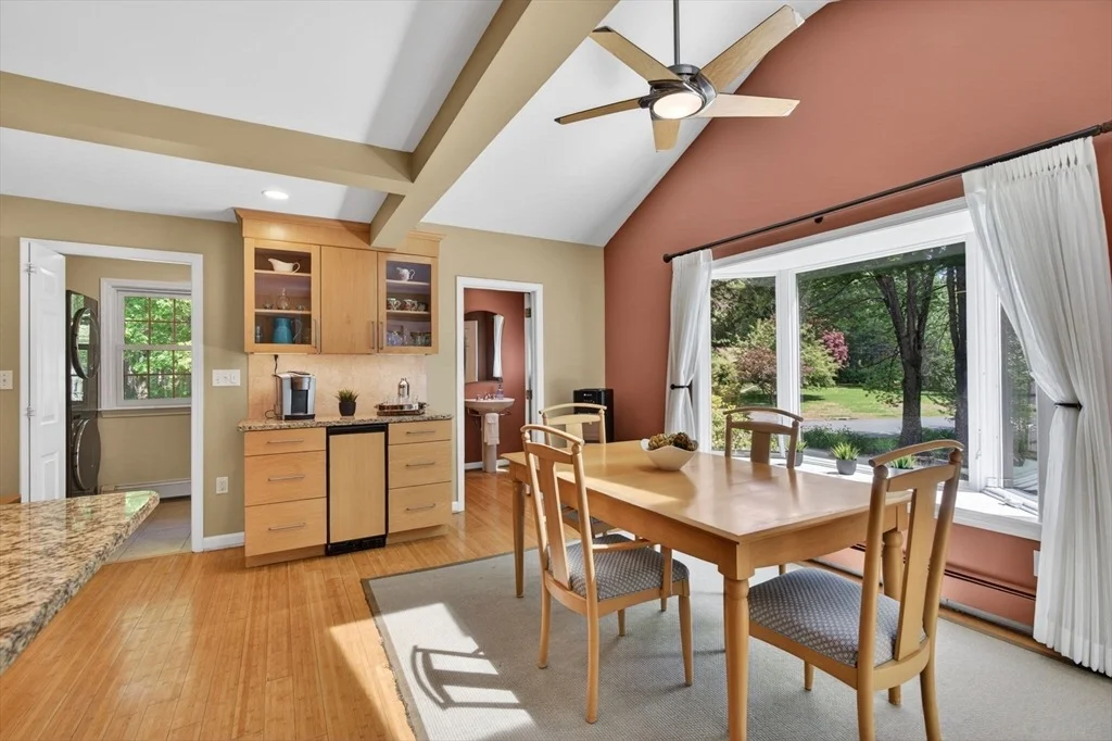 Photo of 28 Algonquin Ave