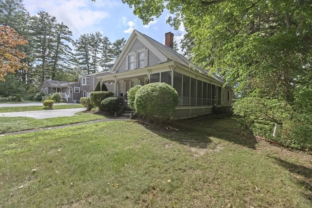 Photo of 156 Main St