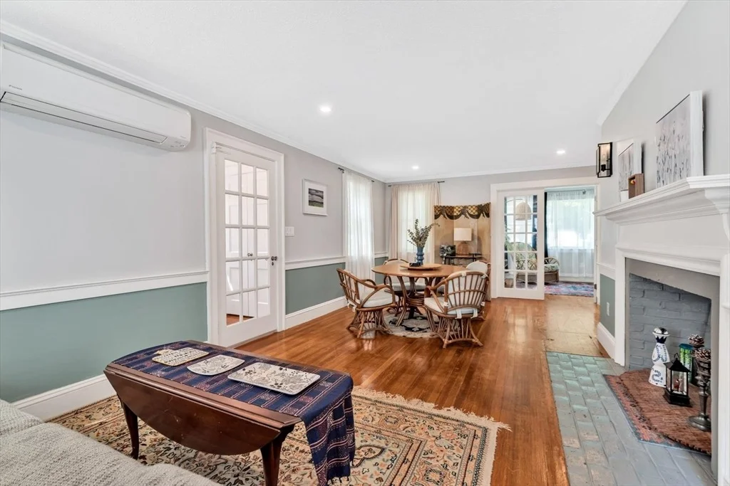 Photo of 44 Maple Avenue