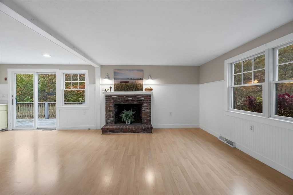 Photo of 30 Mayflower Rd