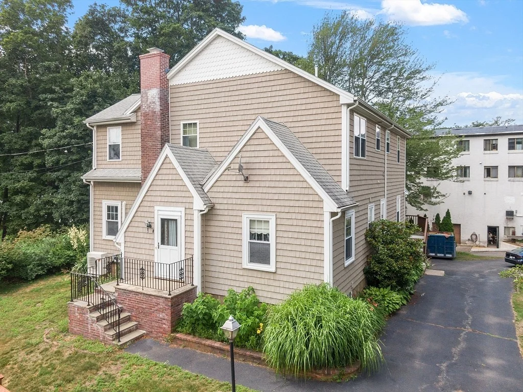 Photo of 5 Hoover Ave