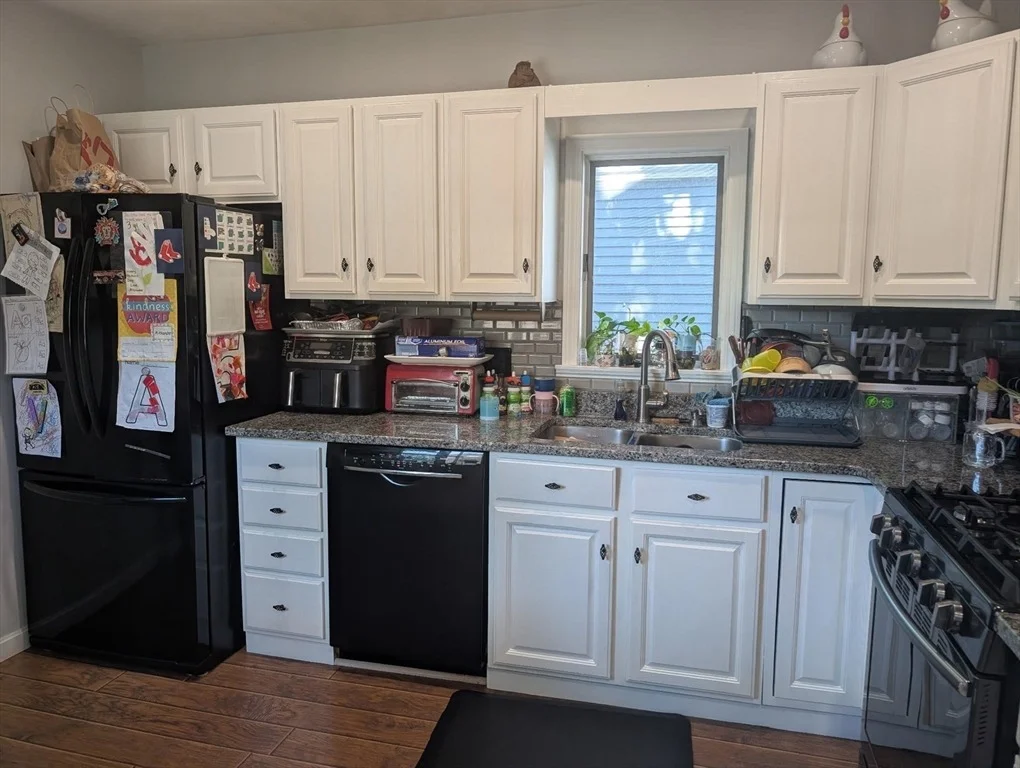 Photo of 18 Windsor Ave