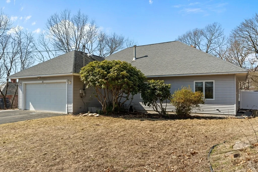 Photo of 43 Staaf Rd