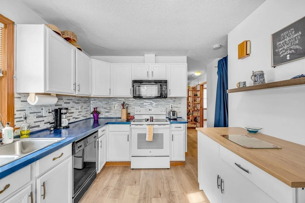 Photo of 365 Maple Rd
