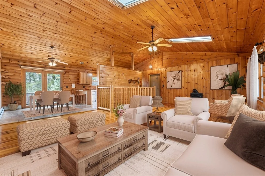 Photo of 15 Quissett Rd