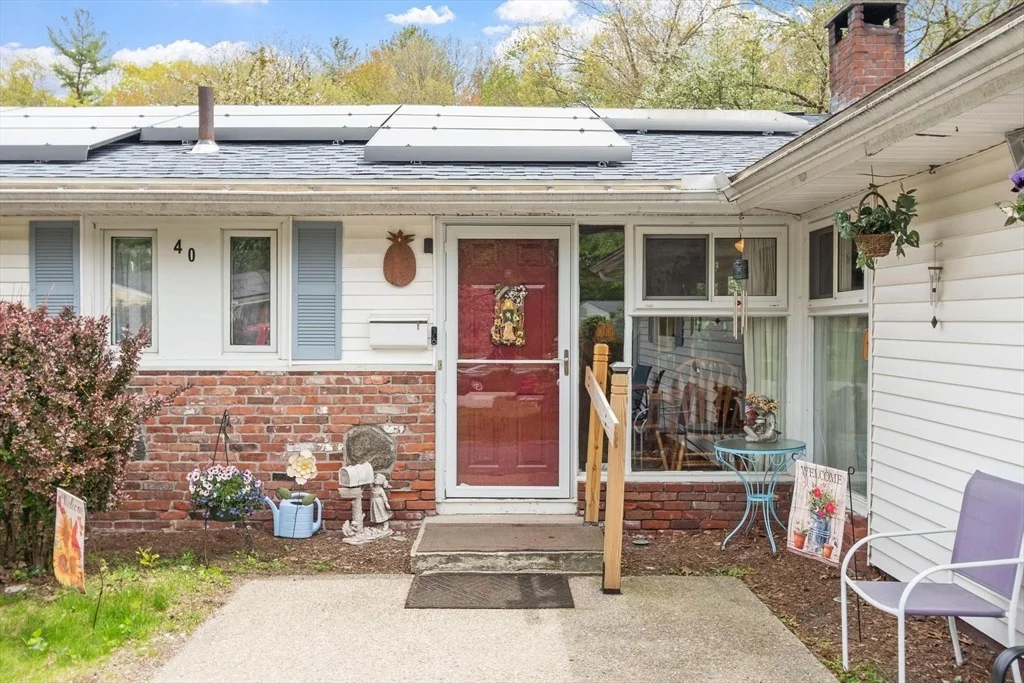 Photo of 40 Ruthellen Road