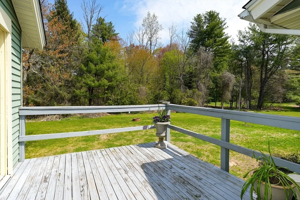 Photo of 14 Mohawk Dr