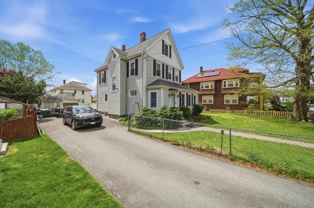 Photo of 75 Walker St