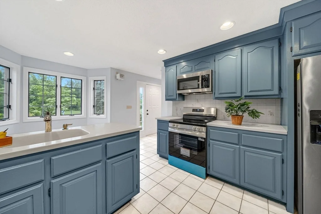 Photo of 4 Meadow Dr