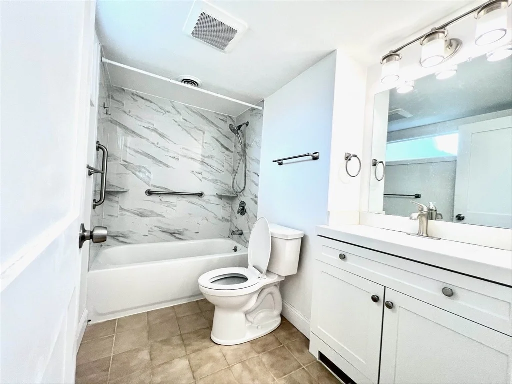 Photo of Unit 194 at 194 Captain Eames Cir