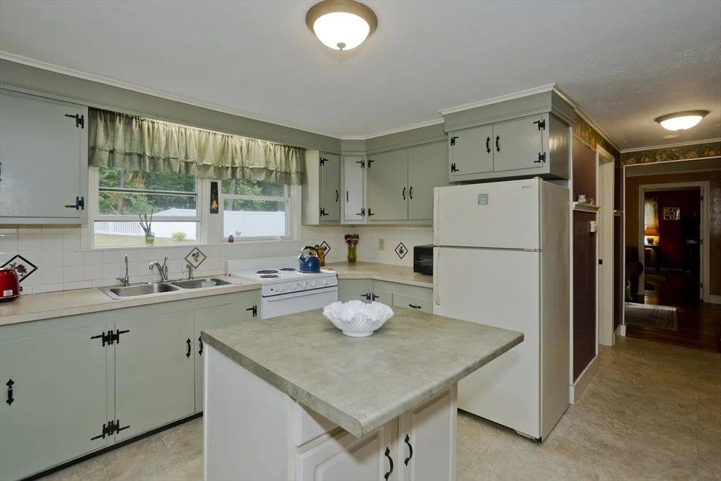 Photo of 299 Shaker Rd