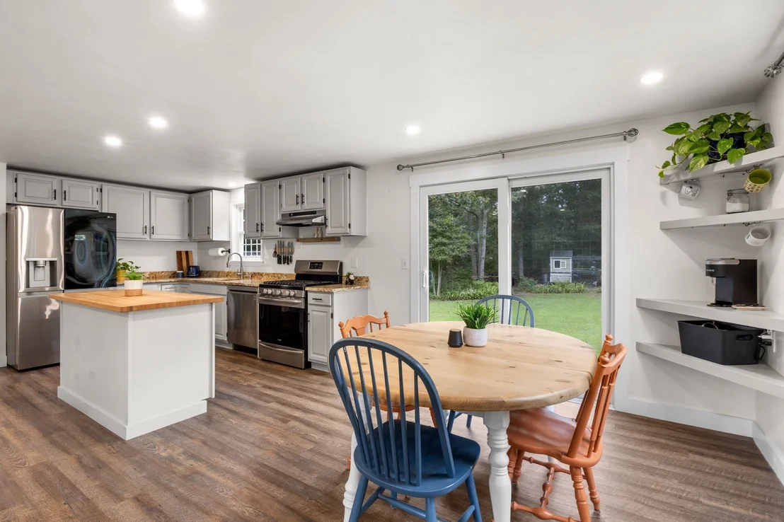 Photo of 34 Commodore Ln