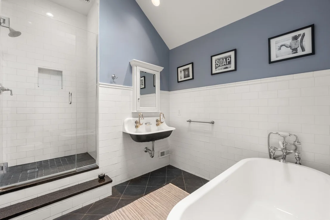 Photo of 41 Longmeadow Road