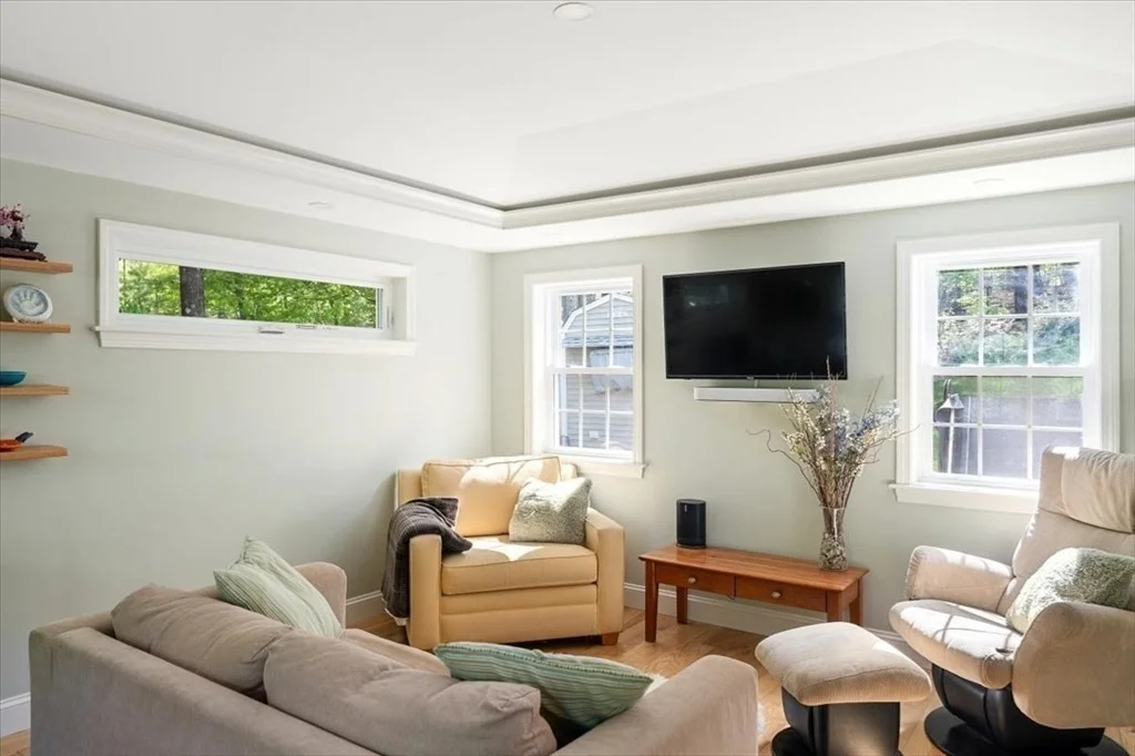 Photo of 9 Running Brook Cir