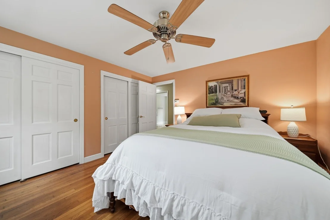 Photo of 401 Longley Rd