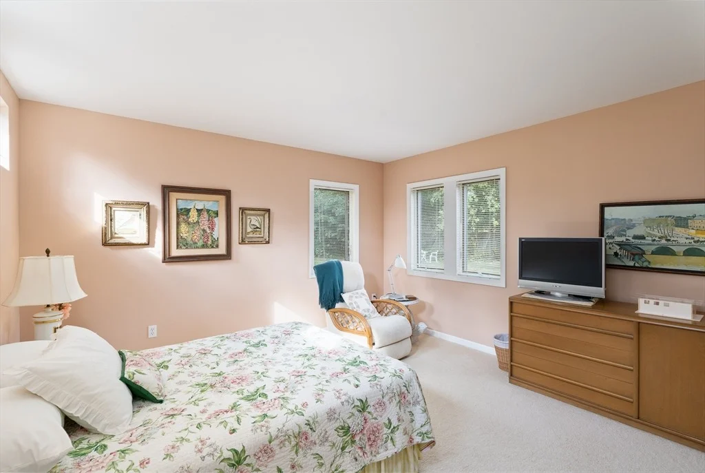 Photo of 13 Harlow Dr