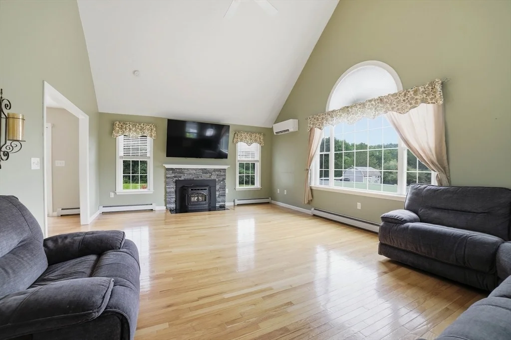 Photo of 10 Roberts Rd