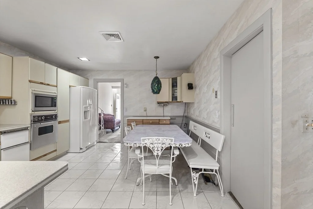 Photo of 5 Arlyn Rd