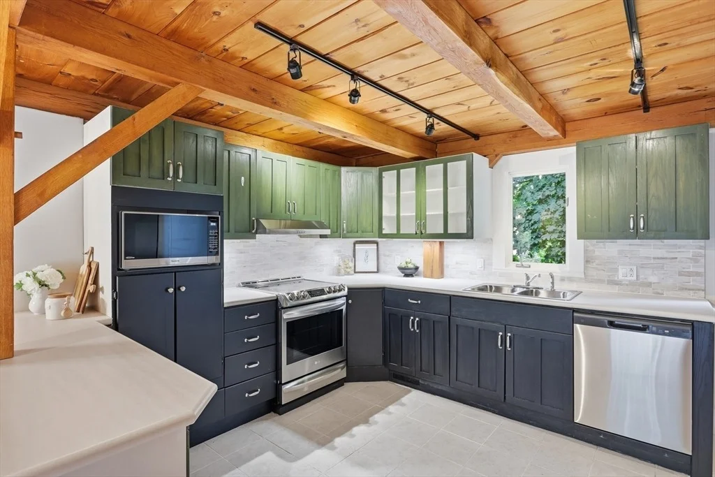 Photo of 17 Orchard Dr