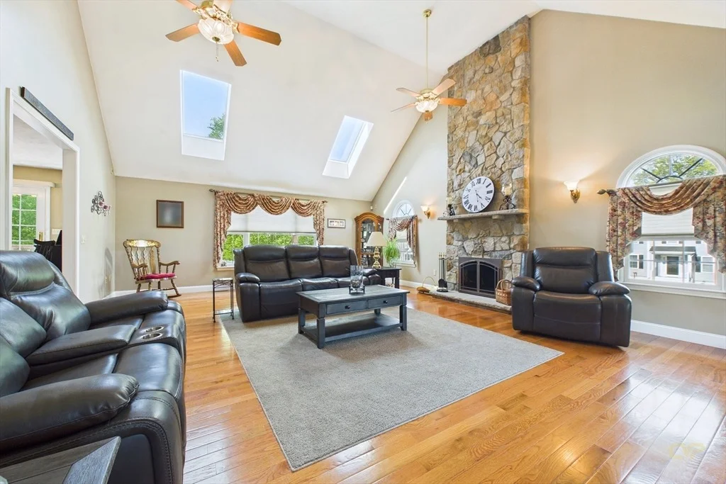 Photo of 7 Jocelyn Cir