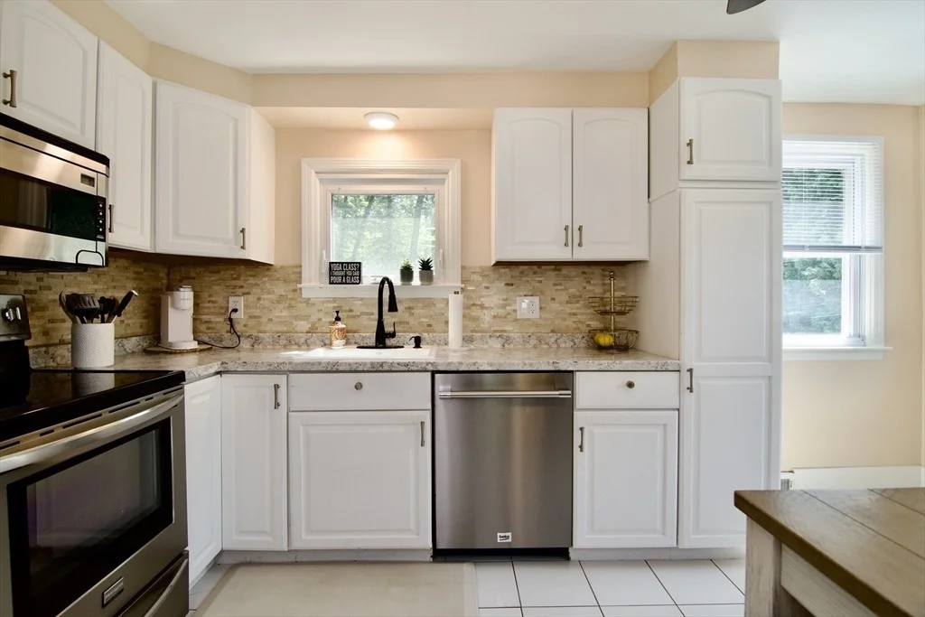 Photo of 48 Booth Rd